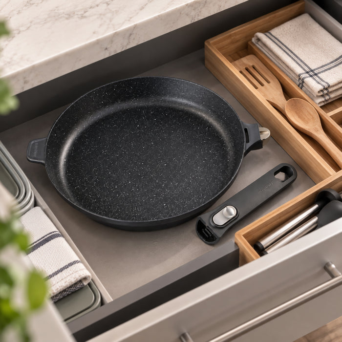Image 9 of GEM 10" Nonstick Frypan, Detachable Handle, Black