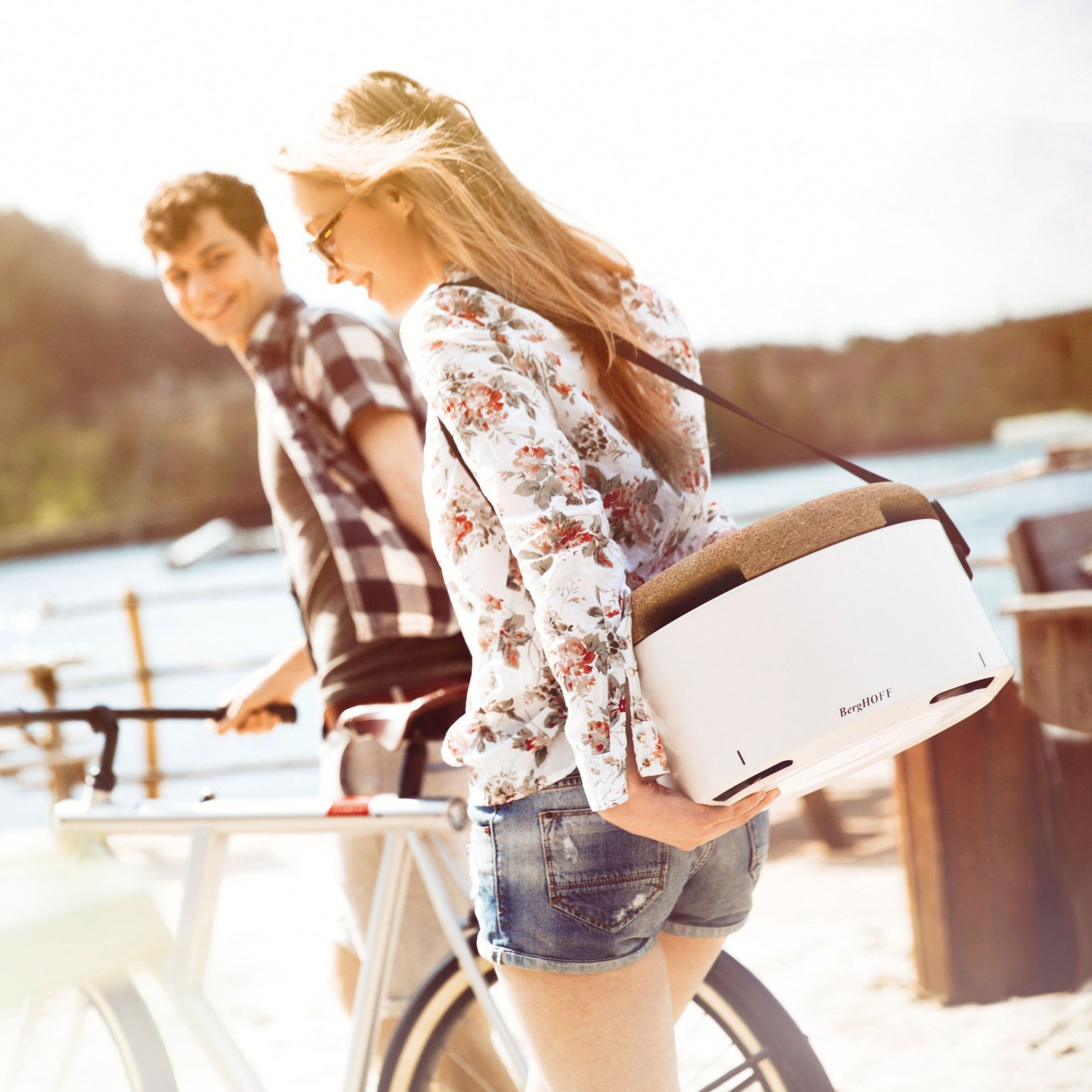 BergHOFF Leo Portable Tabletop Barbecue Charcoal Grill, White