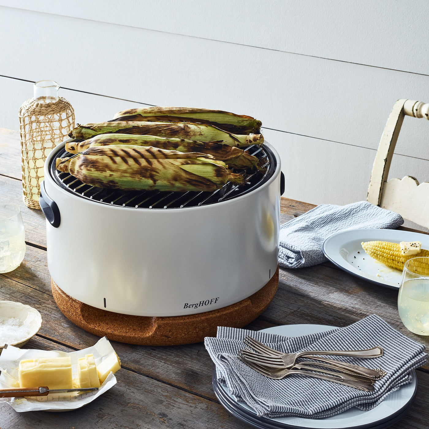 BergHOFF Leo Portable Tabletop Barbecue Charcoal Grill, White