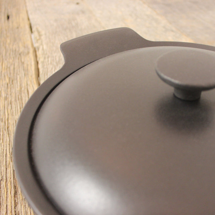 BergHOFF Ron 10" Cast Iron Dutch Oven 4.4Qt., Black - Stock Pots
