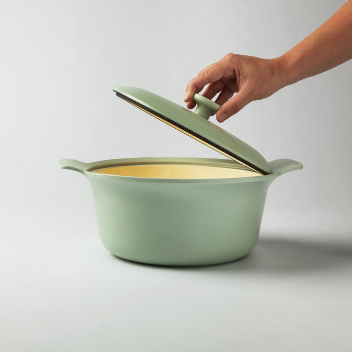 BergHOFF Ron Cast Iron 10" Dutch Oven 4.4qt. with Lid, Green - Stock Pots