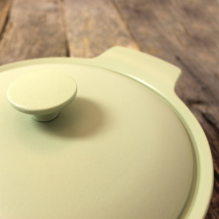 BergHOFF Ron Cast Iron 10" Dutch Oven 4.4qt. with Lid, Green - Stock Pots