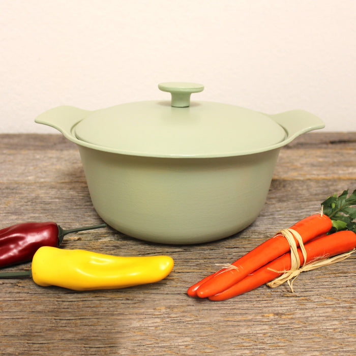 BergHOFF Ron Cast Iron 10" Dutch Oven 4.4qt. with Lid, Green - Stock Pots