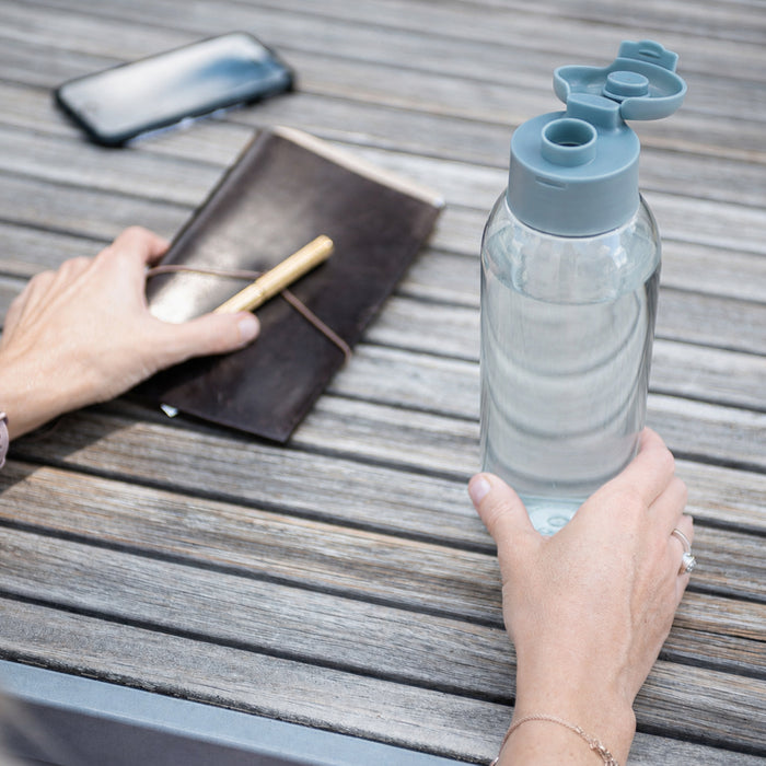 Image 2 of Leo To Go 25oz Water Bottle, Slate