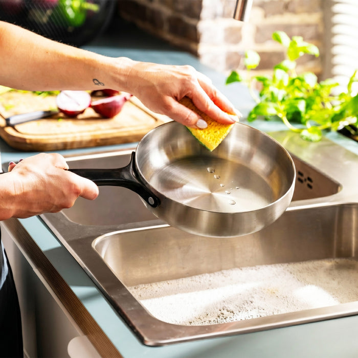 Image 5 of Belly Tri-Ply 18/10 Stainless Steel 9.5" Fry Pan, Smokey Black