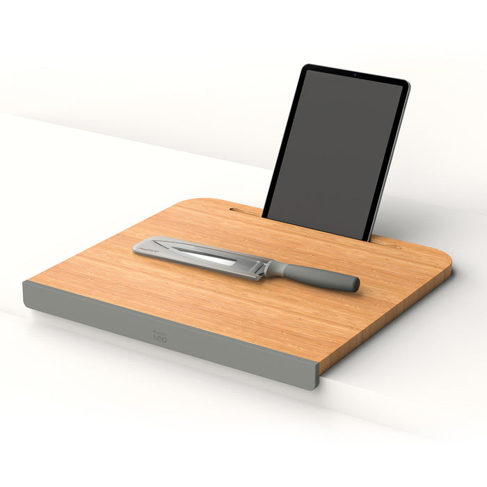 BergHOFF Balance Bamboo Cutting Board With Tablet Stand 17.5", Natural Image4