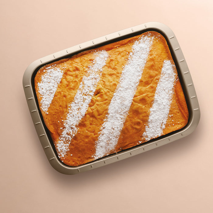 BergHOFF Balance Non-stick Carbon Steel Rectangular Cake Pan 13.25" Image4