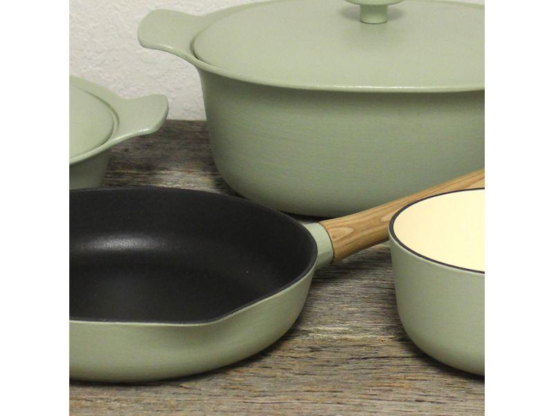 Image 7 of Ron 8pc Cast Iron Cookware Set, Green